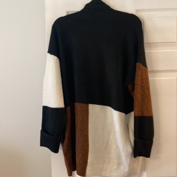 VICI CARDIGAN SIZE M BNWOT TWO FRONT POCKETS SO  BEAUTIFUL LENGHT 32” BUST 48” - Picture 5 of 12